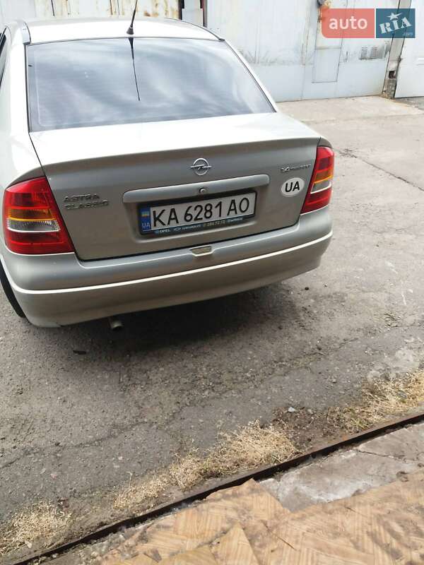 Седан Opel Astra 2006 в Києві