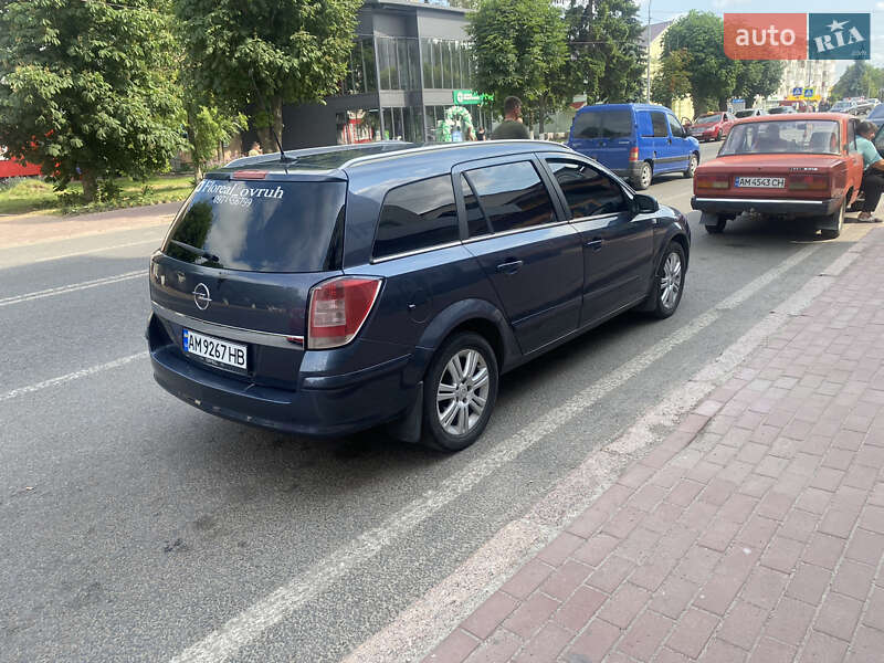 Універсал Opel Astra 2008 в Овручі