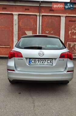 Универсал Opel Astra 2015 в Чернигове