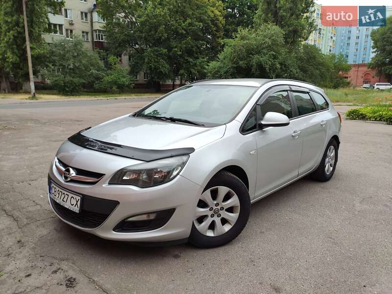 Универсал Opel Astra 2015 в Чернигове