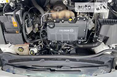 Универсал Opel Astra 2012 в 