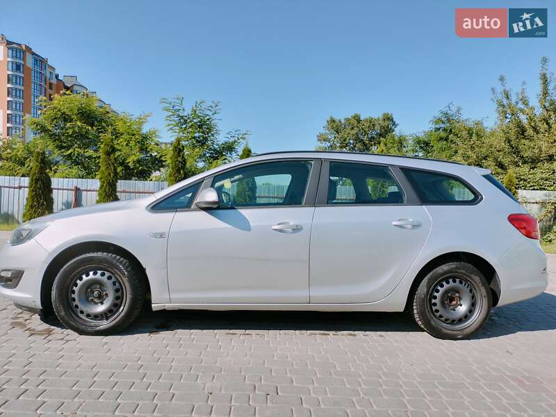 Универсал Opel Astra 2012 в Ивано-Франковске