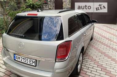 Універсал Opel Astra 2005 в Житомирі