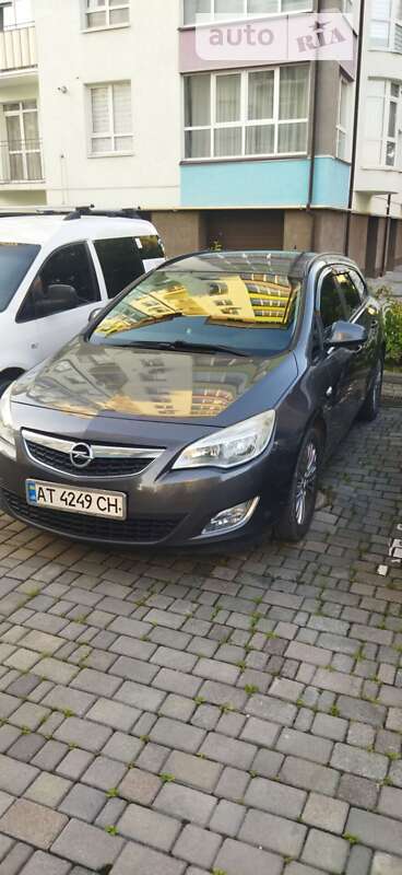 Opel Astra 2012