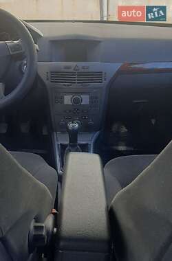 Универсал Opel Astra 2005 в Ивано-Франковске