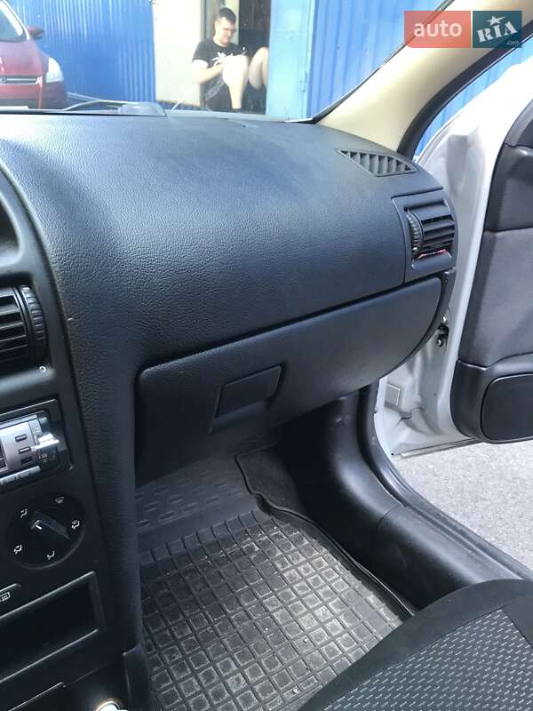 Універсал Opel Astra 2004 в Києві