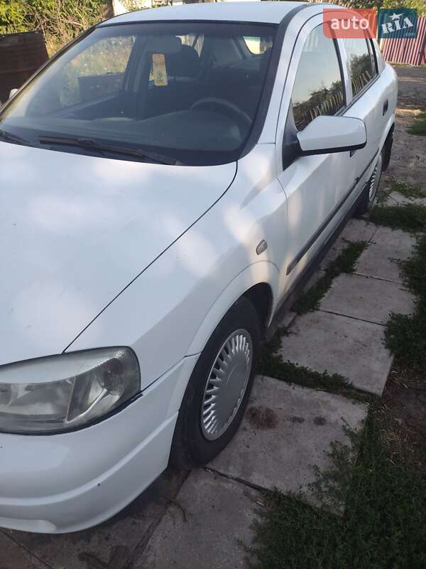 Хэтчбек Opel Astra 2000 в Желтых Водах