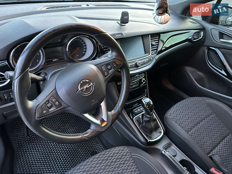 Универсал Opel Astra 2017 в Лубнах