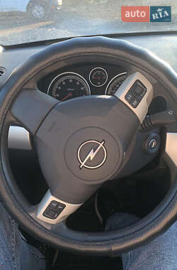 Хэтчбек Opel Astra 2007 в 