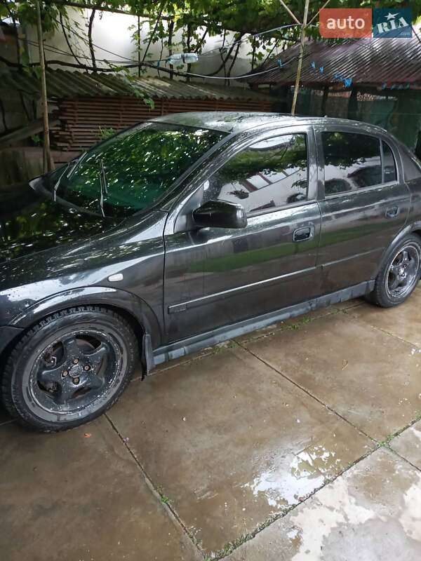 Хэтчбек Opel Astra 2001 в Виноградове