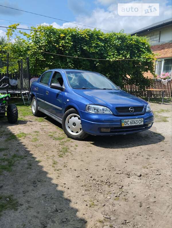 Седан Opel Astra 2006 в Львові