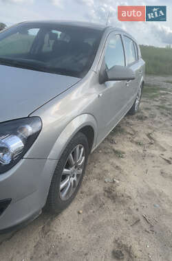 Хэтчбек Opel Astra 2007 в 