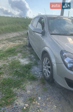 Хэтчбек Opel Astra 2007 в 