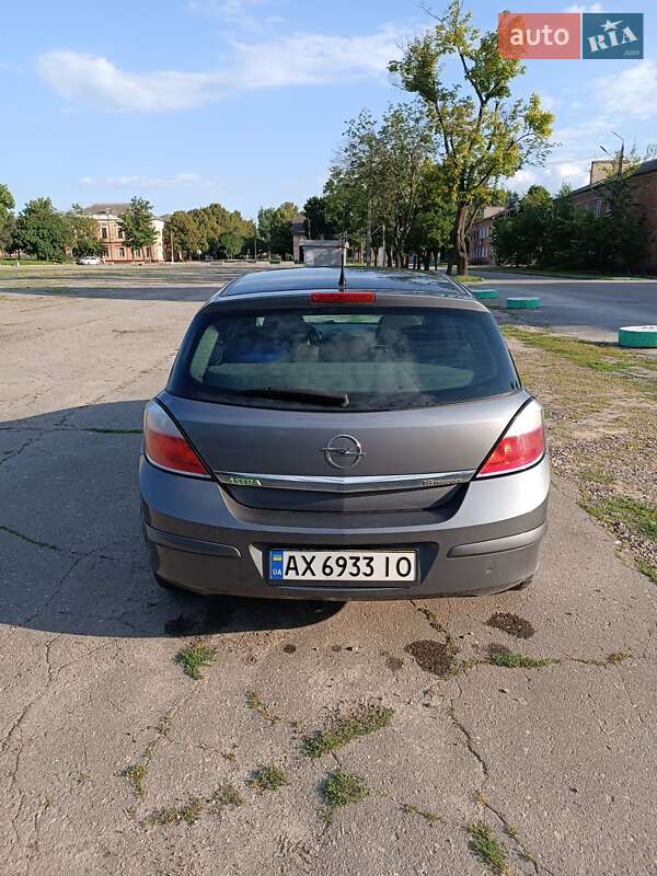 Хэтчбек Opel Astra 2004 в Харькове