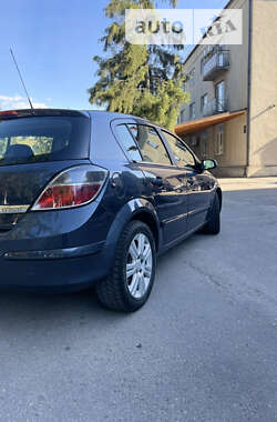 Хэтчбек Opel Astra 2008 в Первомайске