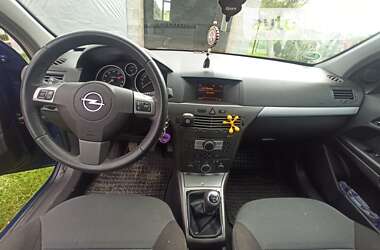 Універсал Opel Astra 2005 в Підгайцях