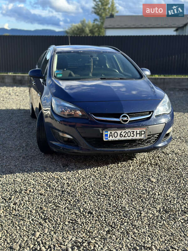 Opel Astra 2014