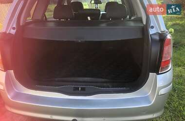 Универсал Opel Astra 2010 в 