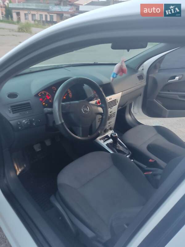 Универсал Opel Astra 2011 в Бережанах
