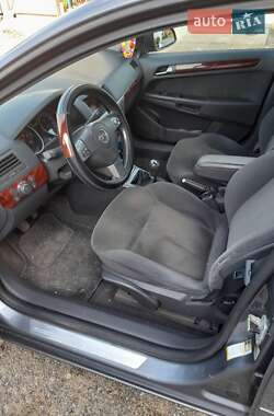 Универсал Opel Astra 2004 в Киеве