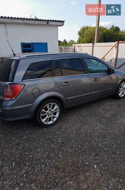 Универсал Opel Astra 2004 в Киеве