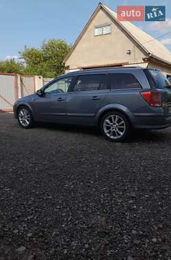 Універсал Opel Astra 2004 в Києві