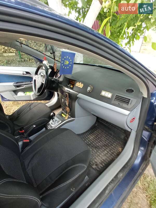 Универсал Opel Astra 2004 в Днепре