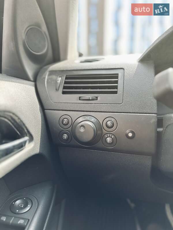 Універсал Opel Astra 2011 в Новій Одесі