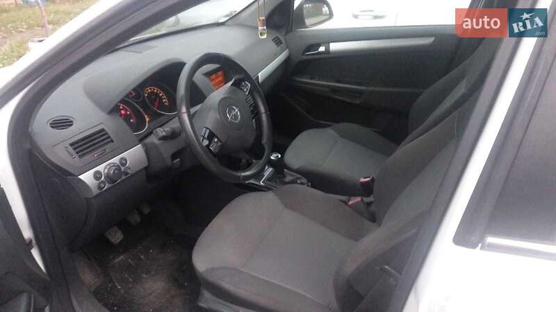 Універсал Opel Astra 2010 в Києві
