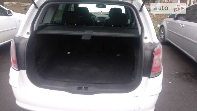 Универсал Opel Astra 2010 в Киеве