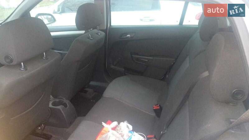 Универсал Opel Astra 2010 в Киеве