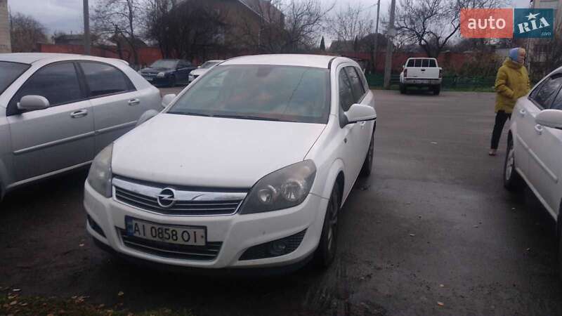 Универсал Opel Astra 2010 в Киеве