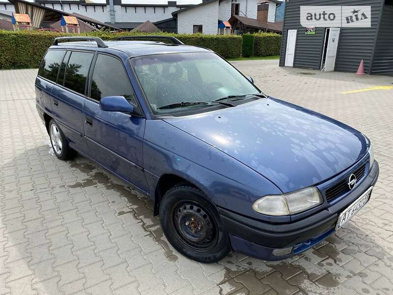 Універсал Opel Astra 1996 в Івано-Франківську