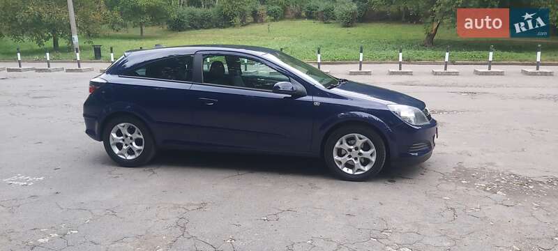 Купе Opel Astra 2008 в Тернополі
