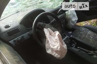 Універсал Opel Astra 2006 в Полтаві