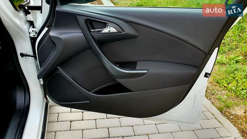 Універсал Opel Astra 2011 в Калуші