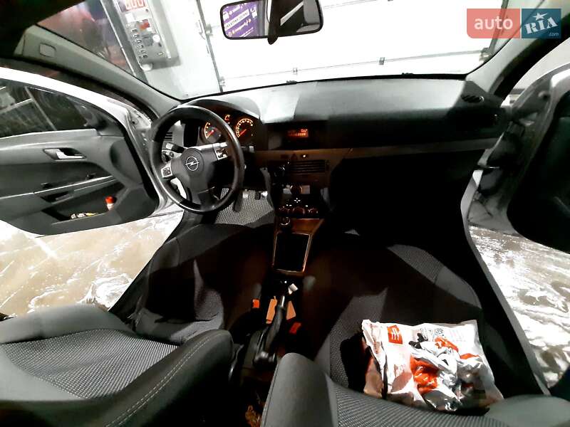 Хетчбек Opel Astra 2005 в Шептицькому