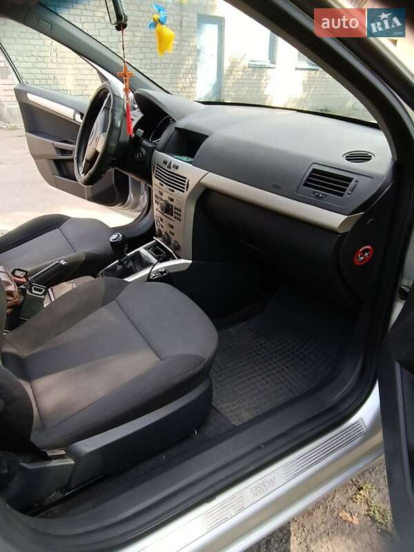 Хэтчбек Opel Astra 2008 в Покровске фото 10 Хэтчбек Opel Astra 2008 в Покровске
