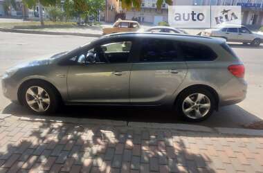 Универсал Opel Astra 2010 в 