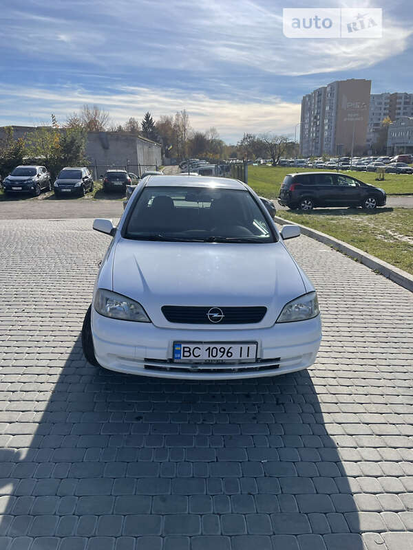 Хэтчбек Opel Astra 2000 в Львове