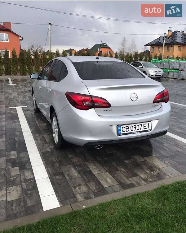Хэтчбек Opel Astra 2016 в Белой Церкви