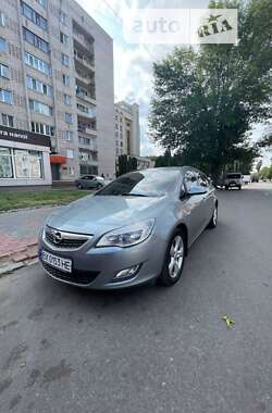 Универсал Opel Astra 2010 в 