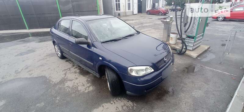 Седан Opel Astra 2005 в Сумах