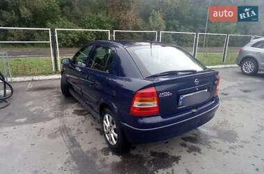 Седан Opel Astra 2005 в Сумах