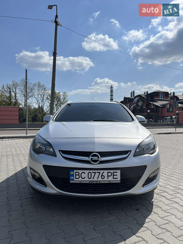 Универсал Opel Astra 2013 в Дрогобыче