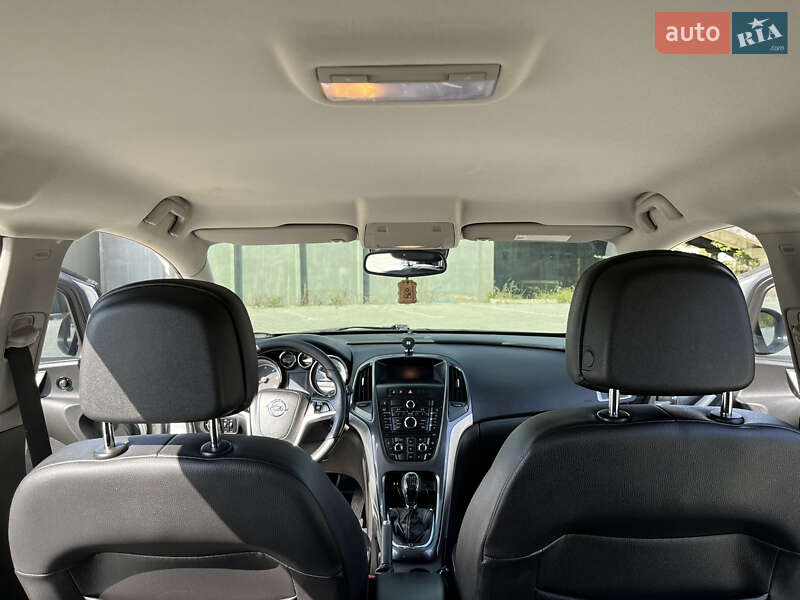 Универсал Opel Astra 2013 в Дрогобыче