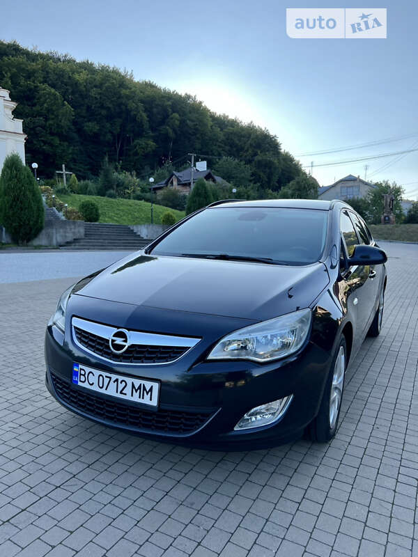Opel Astra 2012