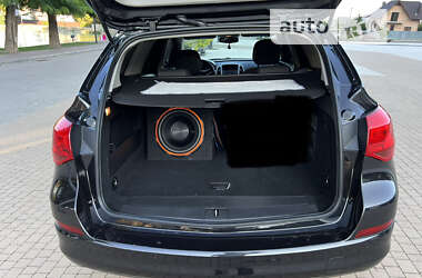 Универсал Opel Astra 2012 в 