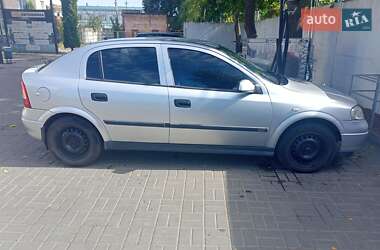Хетчбек Opel Astra 2001 в 