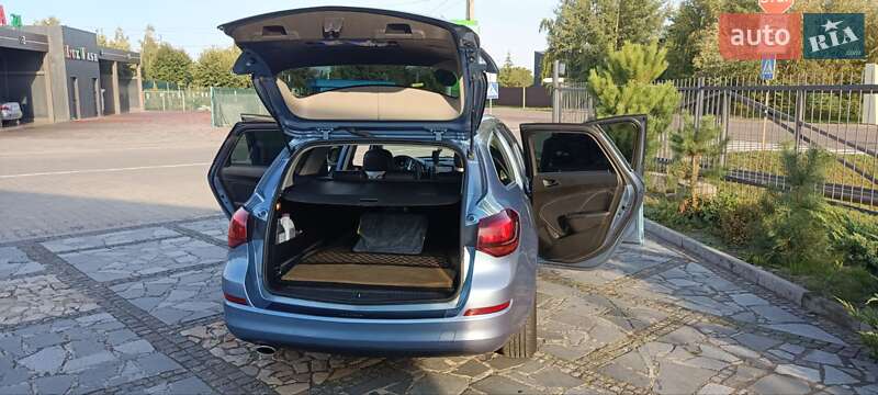 Универсал Opel Astra 2011 в Житомире